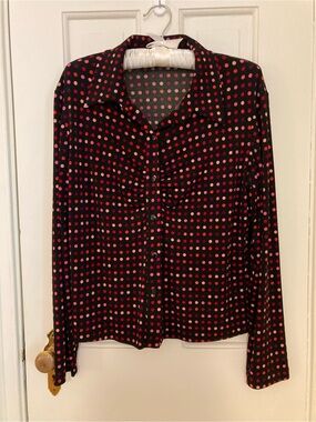 Fitted knit blouse with polka dots